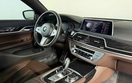 BMW 7 серия, 2019 год, 5 399 000 рублей, 14 фотография