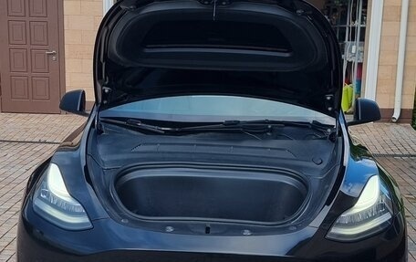 Tesla Model Y I, 2020 год, 4 000 000 рублей, 2 фотография