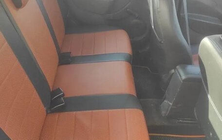 Renault Logan II, 2019 год, 400 000 рублей, 8 фотография