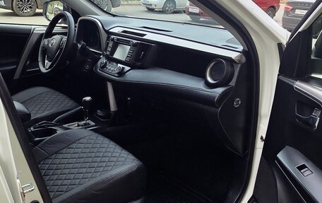 Toyota RAV4, 2016 год, 2 280 000 рублей, 21 фотография