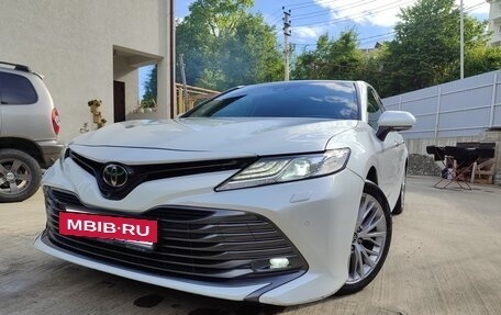 Toyota Camry, 2020 год, 3 150 000 рублей, 2 фотография