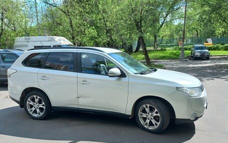 Mitsubishi Outlander III рестайлинг 3, 2013 год, 1 200 000 рублей, 3 фотография