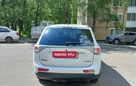 Mitsubishi Outlander III рестайлинг 3, 2013 год, 1 200 000 рублей, 4 фотография