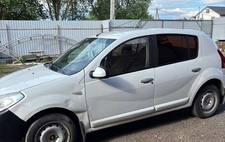 Renault Sandero II рестайлинг, 2014 год, 415 000 рублей, 3 фотография