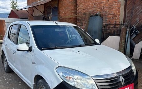 Renault Sandero II рестайлинг, 2014 год, 415 000 рублей, 2 фотография