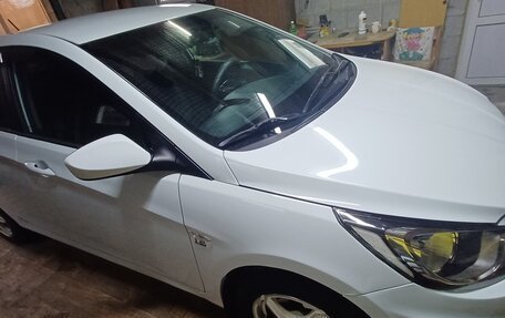 Hyundai Solaris II рестайлинг, 2011 год, 800 000 рублей, 4 фотография