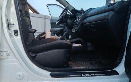 KIA Rio III рестайлинг, 2012 год, 1 000 000 рублей, 8 фотография