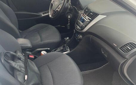Hyundai Solaris II рестайлинг, 2015 год, 790 000 рублей, 12 фотография