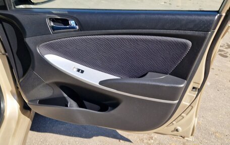 Hyundai Solaris II рестайлинг, 2014 год, 850 000 рублей, 19 фотография