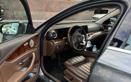 Mercedes-Benz E-Класс, 2018 год, 3 500 000 рублей, 9 фотография
