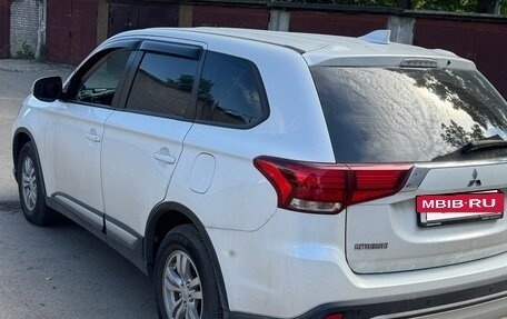 Mitsubishi Outlander III рестайлинг 3, 2019 год, 2 650 000 рублей, 5 фотография
