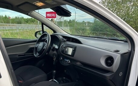 Toyota Yaris III рестайлинг, 2017 год, 1 400 000 рублей, 8 фотография