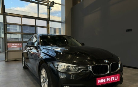 BMW 3 серия, 2018 год, 1 950 000 рублей, 3 фотография