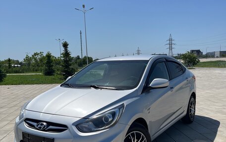 Hyundai Solaris II рестайлинг, 2011 год, 920 000 рублей, 1 фотография