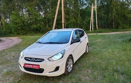 Hyundai Solaris II рестайлинг, 2013 год, 735 000 рублей, 1 фотография