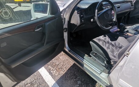 Mercedes-Benz E-Класс, 1997 год, 250 000 рублей, 14 фотография