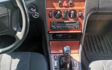 Mercedes-Benz E-Класс, 1997 год, 250 000 рублей, 30 фотография