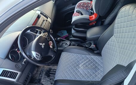 Mitsubishi Outlander III рестайлинг 3, 2010 год, 1 250 000 рублей, 12 фотография