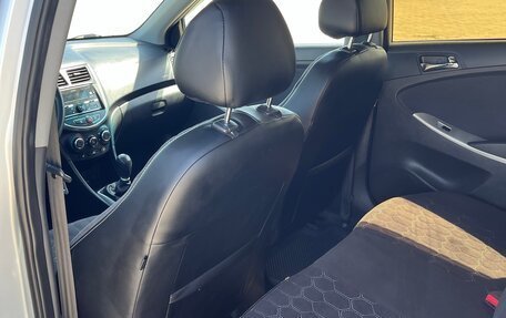 Hyundai Solaris II рестайлинг, 2011 год, 920 000 рублей, 14 фотография