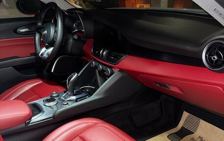 Alfa Romeo Giulia II, 2019 год, 3 500 000 рублей, 7 фотография