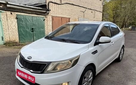KIA Rio III рестайлинг, 2013 год, 700 000 рублей, 3 фотография