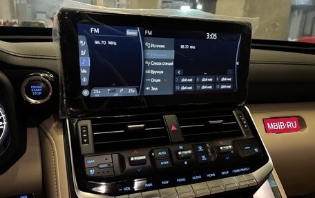 Toyota Land Cruiser, 2022 год, 12 500 000 рублей, 2 фотография
