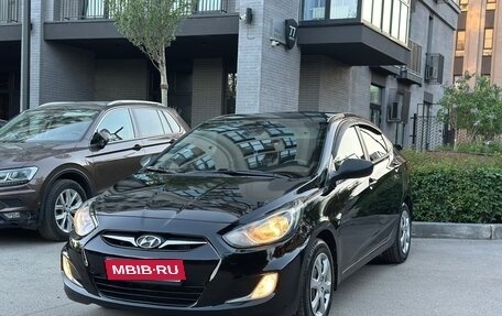 Hyundai Solaris II рестайлинг, 2011 год, 539 000 рублей, 1 фотография