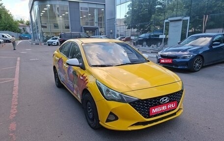 Hyundai Solaris II рестайлинг, 2021 год, 850 000 рублей, 1 фотография
