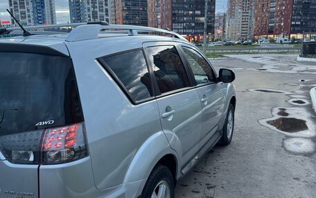 Mitsubishi Outlander III рестайлинг 3, 2010 год, 1 350 000 рублей, 2 фотография