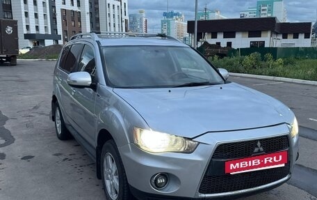Mitsubishi Outlander III рестайлинг 3, 2010 год, 1 350 000 рублей, 6 фотография