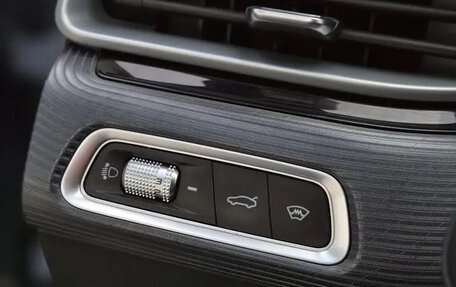 Geely Emgrand, 2023 год, 1 550 000 рублей, 10 фотография