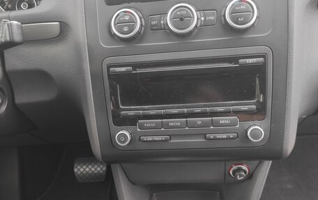 Volkswagen Touran III, 2013 год, 900 000 рублей, 6 фотография