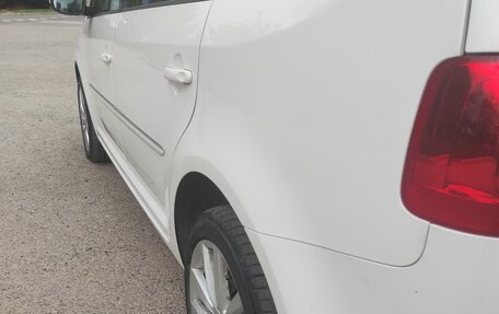 Volkswagen Touran III, 2013 год, 900 000 рублей, 11 фотография