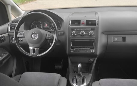 Volkswagen Touran III, 2013 год, 900 000 рублей, 5 фотография