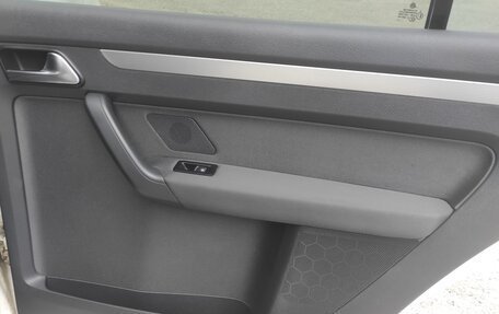 Volkswagen Touran III, 2013 год, 900 000 рублей, 25 фотография