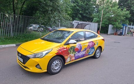 Hyundai Solaris II рестайлинг, 2021 год, 850 000 рублей, 3 фотография