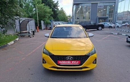 Hyundai Solaris II рестайлинг, 2021 год, 850 000 рублей, 2 фотография