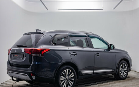 Mitsubishi Outlander III рестайлинг 3, 2021 год, 2 345 000 рублей, 5 фотография