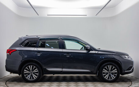 Mitsubishi Outlander III рестайлинг 3, 2021 год, 2 345 000 рублей, 6 фотография