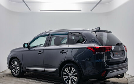 Mitsubishi Outlander III рестайлинг 3, 2021 год, 2 345 000 рублей, 3 фотография