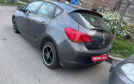Opel Astra J, 2010 год, 520 000 рублей, 3 фотография