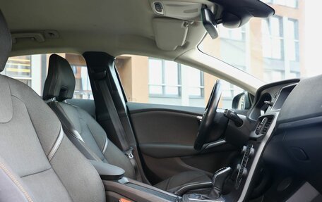 Volvo V40 Cross Country I, 2019 год, 1 550 000 рублей, 14 фотография