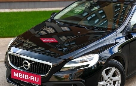 Volvo V40 Cross Country I, 2019 год, 1 550 000 рублей, 2 фотография