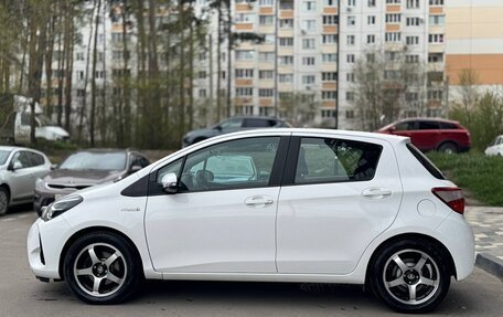 Toyota Yaris III рестайлинг, 2018 год, 1 690 000 рублей, 3 фотография
