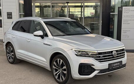 Volkswagen Touareg III, 2019 год, 4 500 000 рублей, 3 фотография