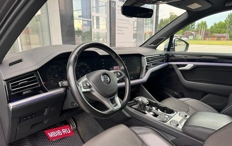 Volkswagen Touareg III, 2019 год, 4 500 000 рублей, 8 фотография