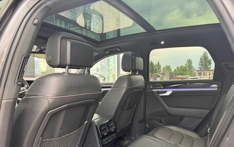 Volkswagen Touareg III, 2019 год, 4 500 000 рублей, 26 фотография