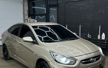 Hyundai Solaris II рестайлинг, 2011 год, 620 000 рублей, 1 фотография