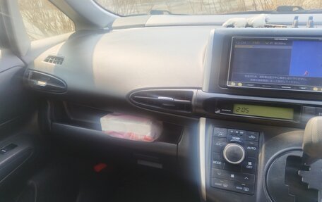Toyota Wish II, 2013 год, 1 350 000 рублей, 15 фотография