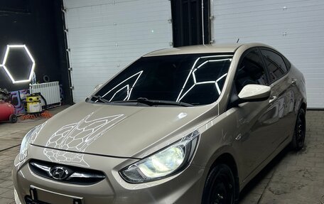 Hyundai Solaris II рестайлинг, 2011 год, 620 000 рублей, 3 фотография